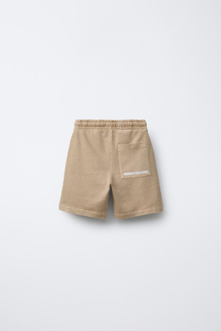 ZARA КОМПЛЕКТ ИЗ ФУТБОЛКИ И ШОРТОВ-БЕРМУДОВ GARMENT DYE, КОРИЧНЕВЫЙ