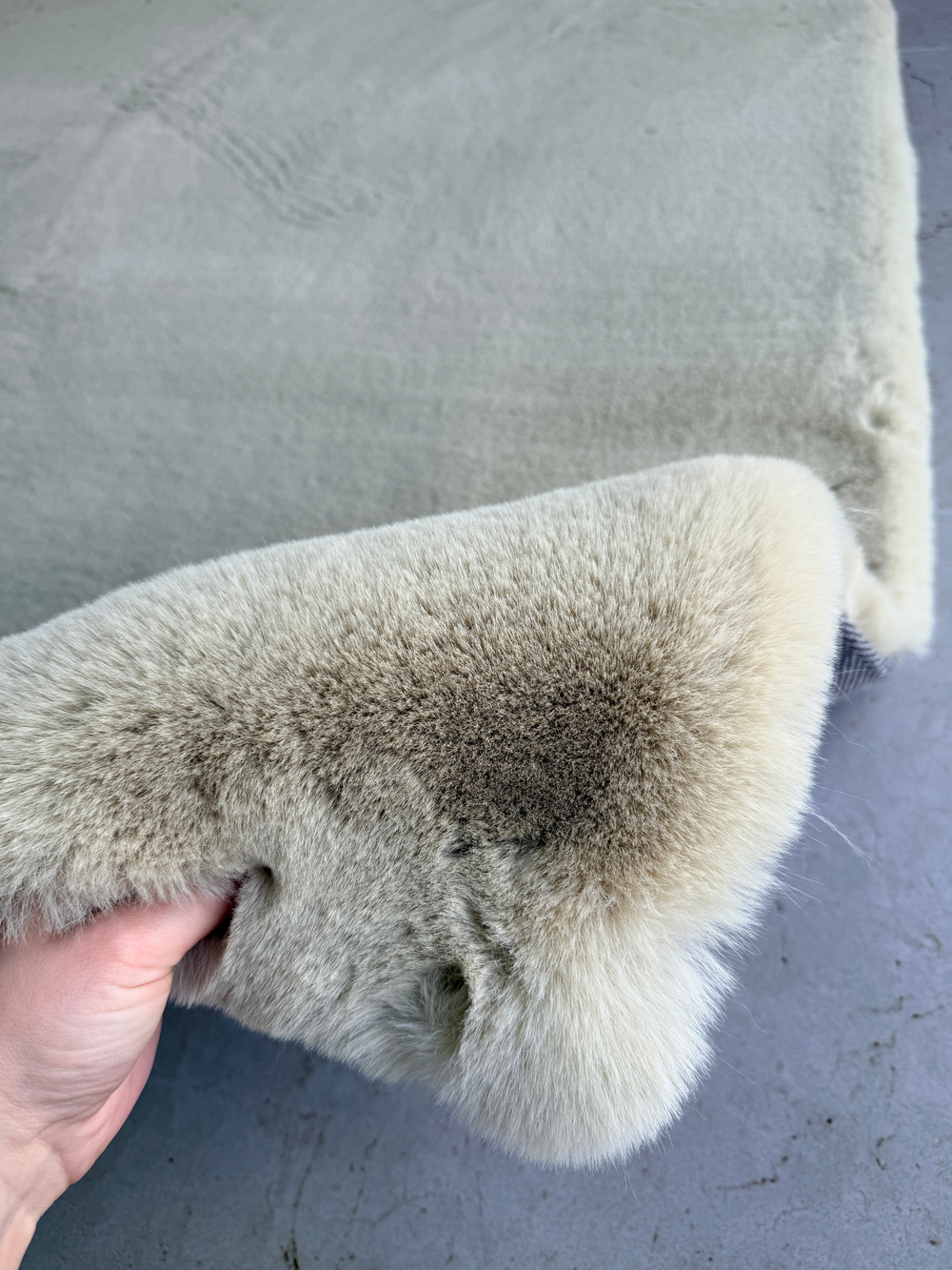 Ковер меховой имитация кроличьего меха