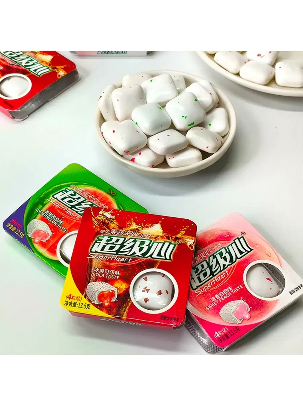 Жевательная резинка с жидкой начинкой Клубника 13,5г * 30шт