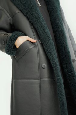 Дубленка-пальто темно-зеленая