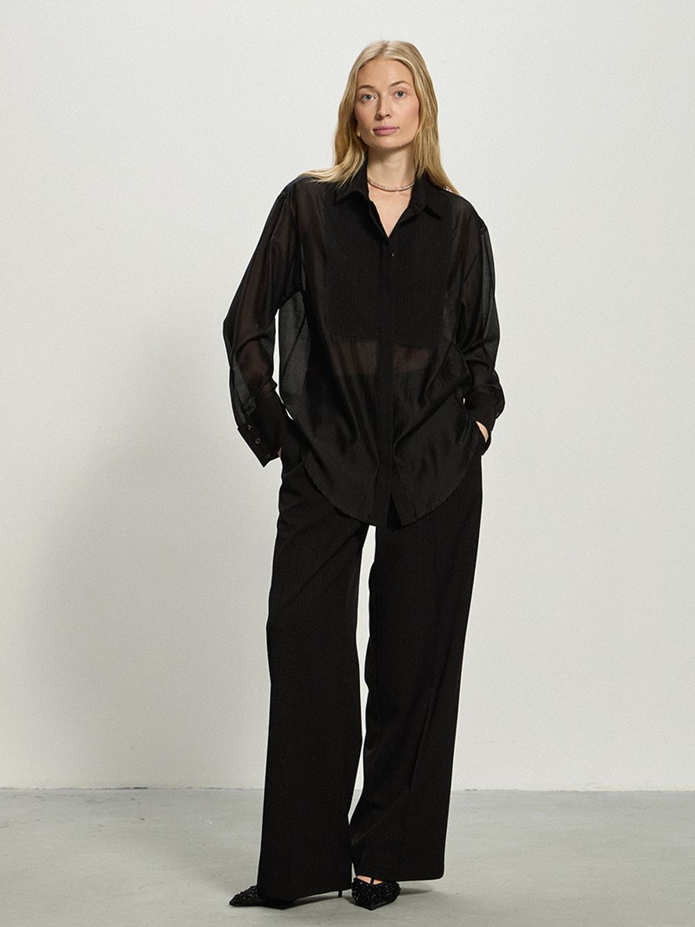 Рубашка Хельсинки с МАНИШКОЙ черный шифон