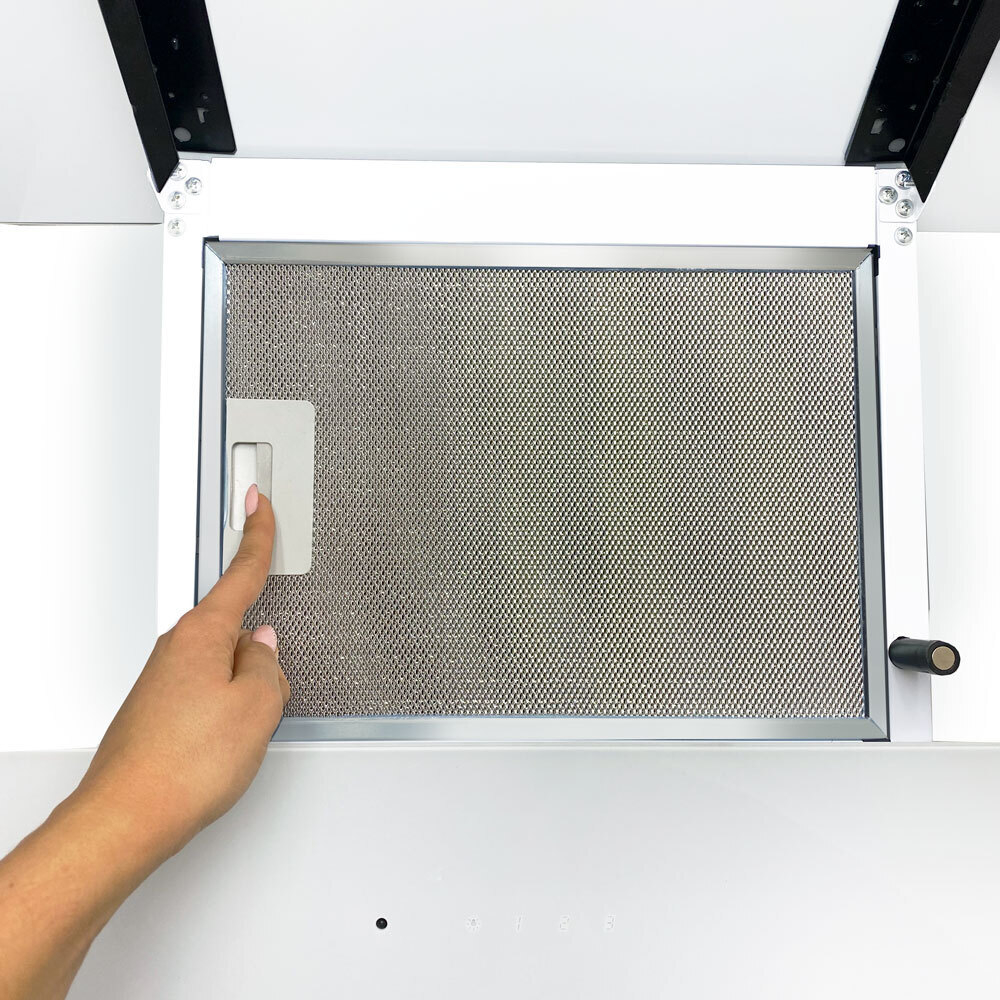 Вытяжка наклонная Ginzzu HKH-215 белое стекло 650м3/час, сенсорное управление, пульт