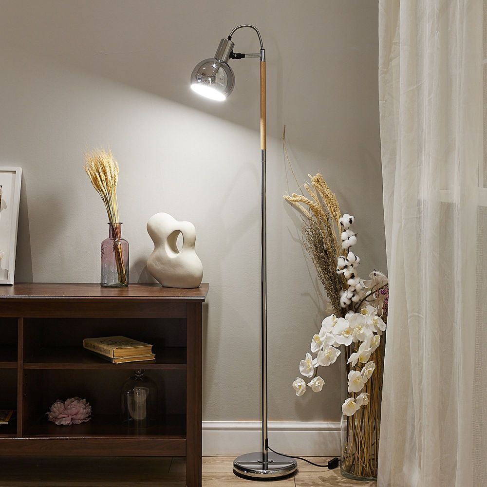 UML-T702 E14 SILVER Торшер напольный под лампу Е14. 60W. с регулировкой наклона. Механический выключатель. Серебристый. ТМ Uniel