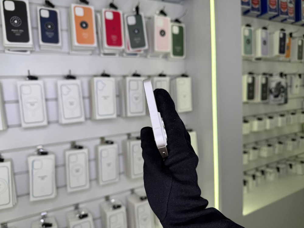 iPhone 13, 256 ГБ б/у