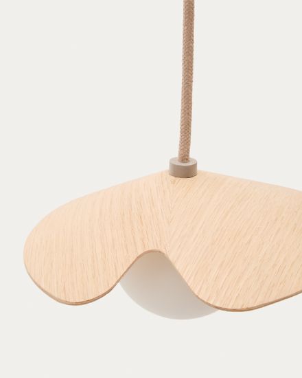 Потолочный светильник Wilara из дуба с шаром из белого матового стекла