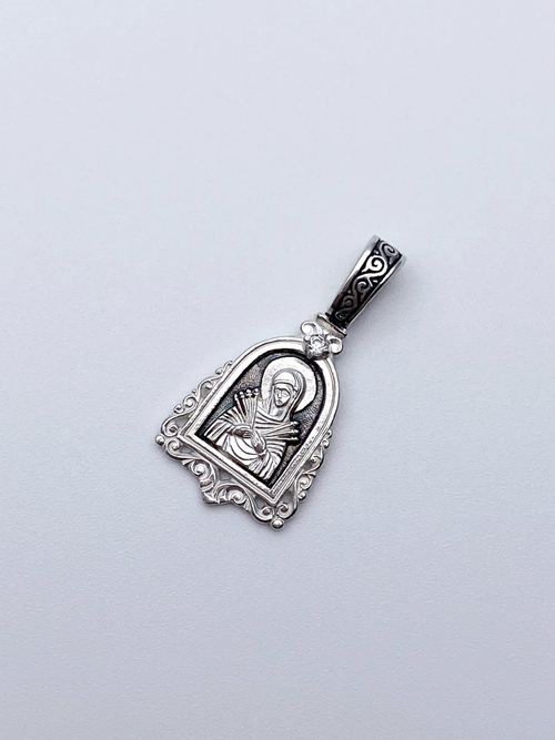 Образок из серебра/Чернение/Со вставкой из фианитов/Семистрельная