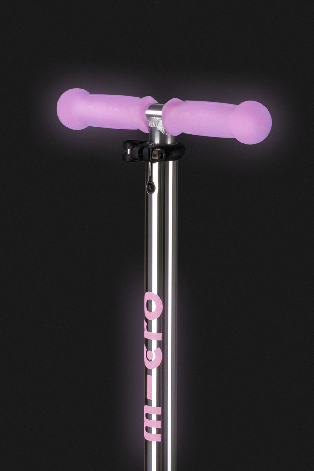 Самокат Maxi Micro Deluxe Glow Plus (светящийся) LED яркий сиреневый