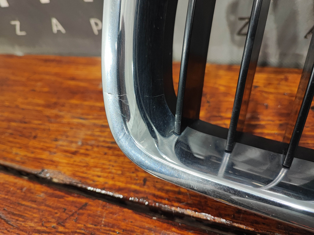 Решетка радиатора левая BMW 3-Series (F30) 11-16 Б/У Оригинал 51137405835