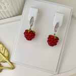 LEFIREL' Серьги серебряные женские "Малинка" с бусинами из муранского стекла / ювелирные украшения из родированного серебра 925