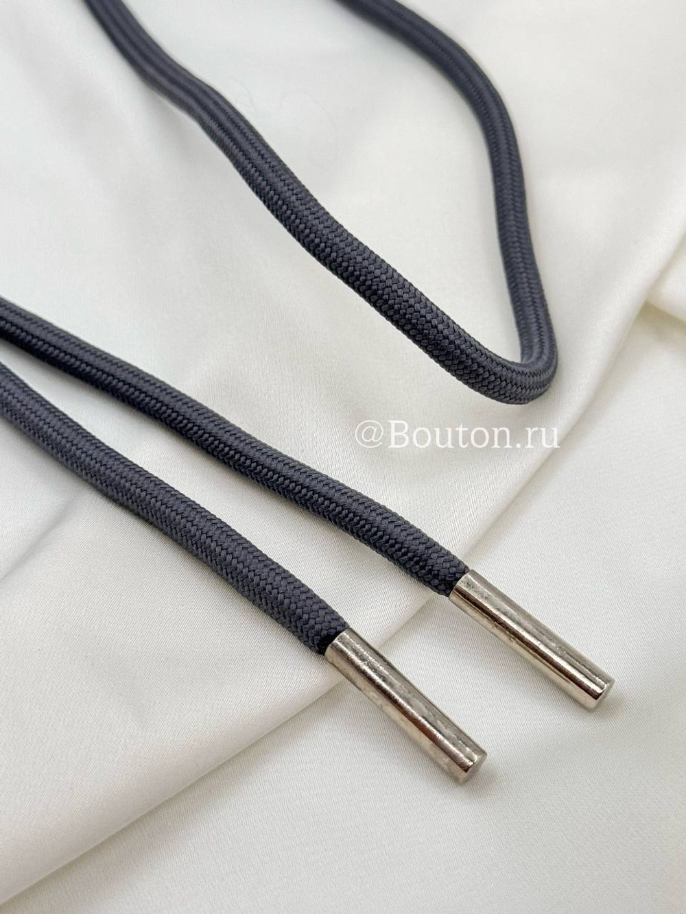 Шнур серый 1,35 м