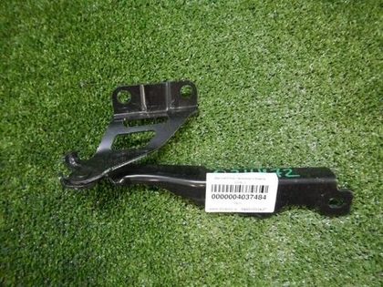 Петля капота левая Mazda 3 BM (2013-2019)