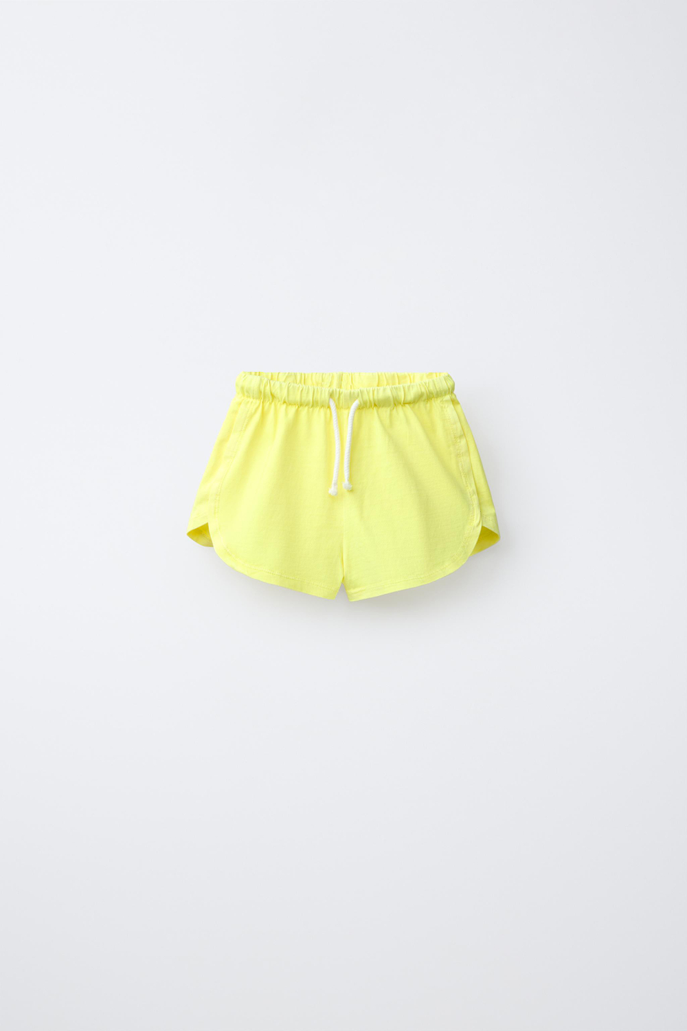 ZARA КОМПЛЕКТ ИЗ ФУТБОЛКИ И ШОРТОВ, ЖЕЛТЫЙ