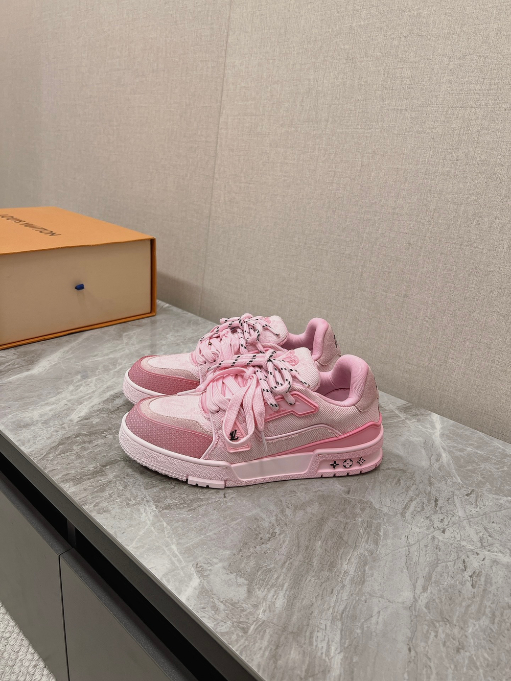Louis Vuitton Trainer (5 colors)