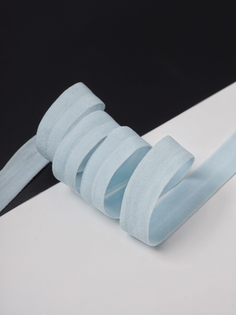 Бейка эластичная светло-голубая матовая ширина 15 мм