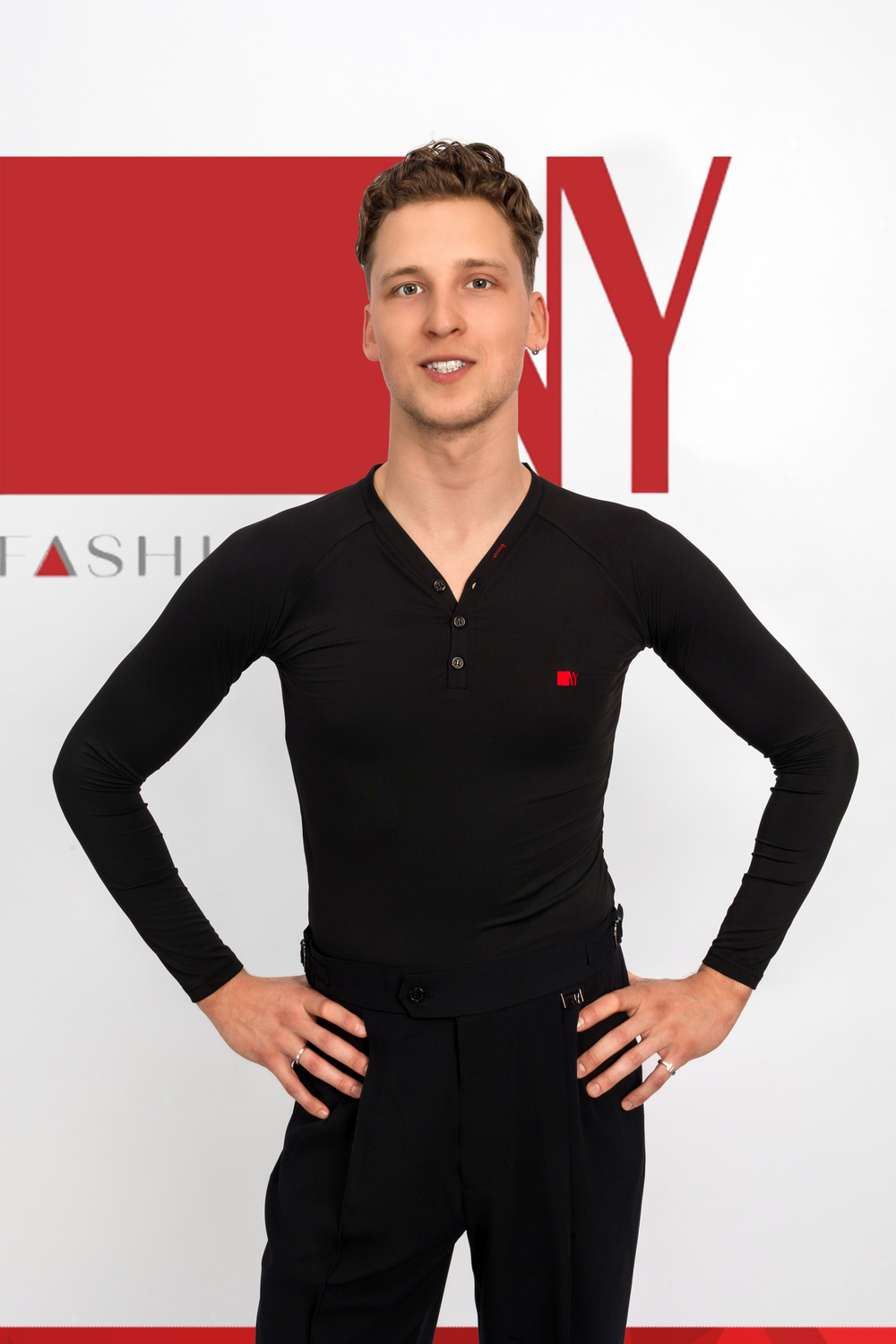 Лонгслив с 3мя пуговицами