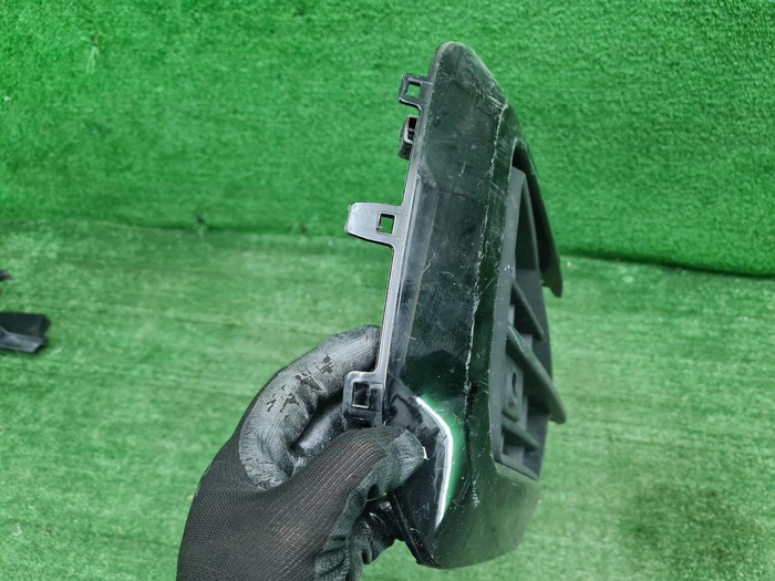 Решетка перед. бампера VW Touareg 3 (18-23) R-line