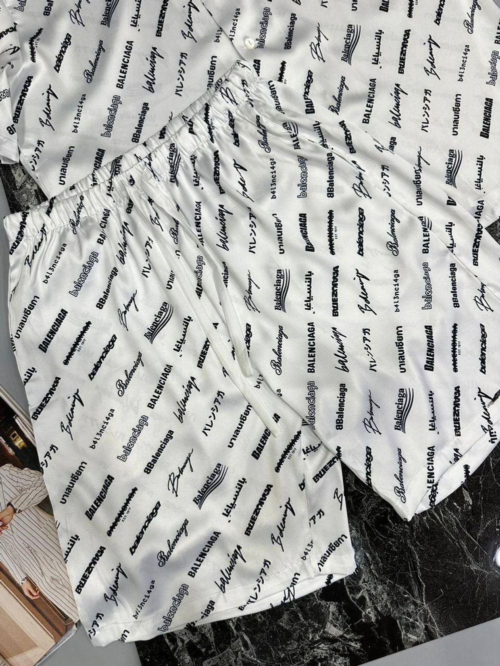 Костюм Balenciaga