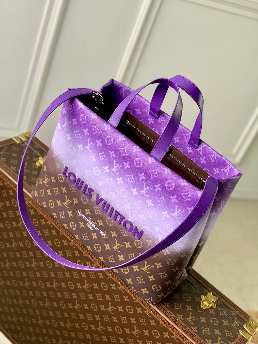 Louis Vuitton Shopper Tote MM
