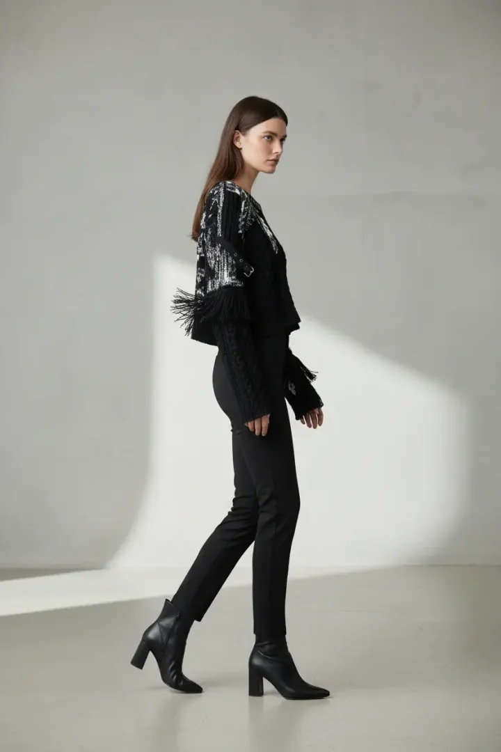 Свитер женский с ремнем «BUSTU»