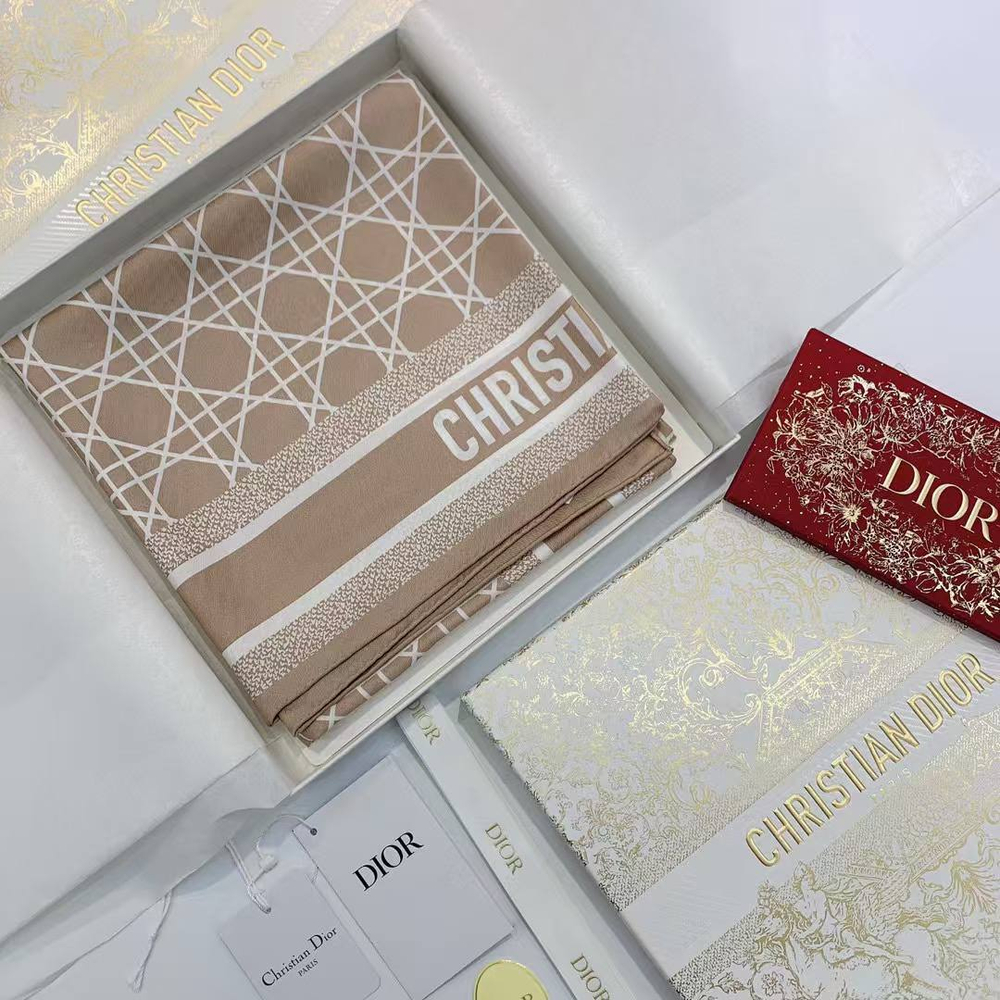 Платок Christian Dior