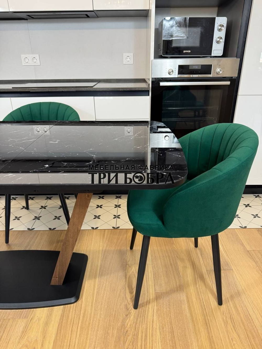 Кухонный раскладной стол "Прадо" черный мрамор и 4 стула Палермо