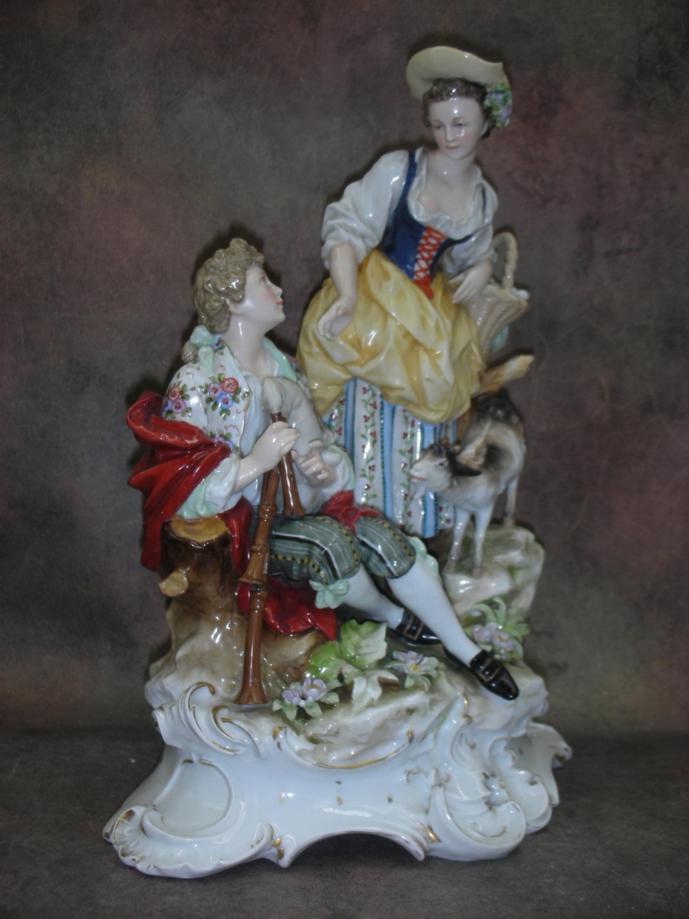 Статуэтка. Фарфор. Романтическая встреча. Karl ENS. Германия