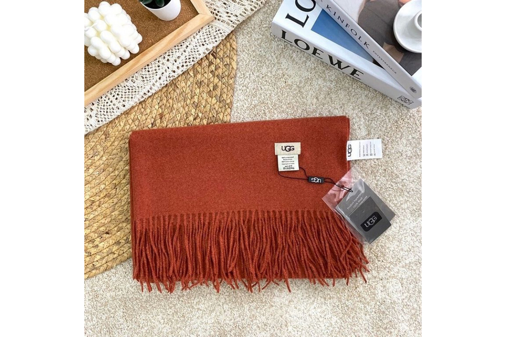 Шарф/Палантин UGG Рыжий