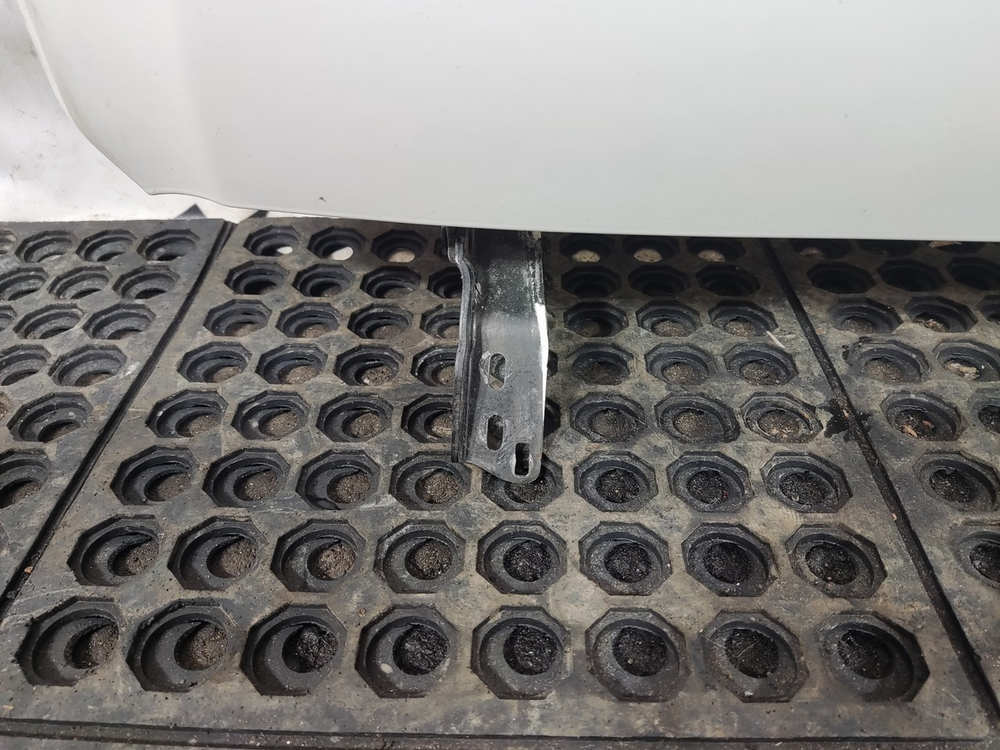 Угол кабины правый 2020г.