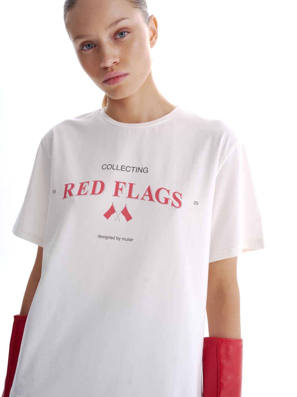 Футболка свободная "Red Flags"