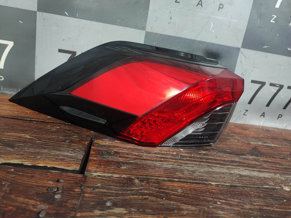 Фонарь задний левый Toyota RAV4 V (XA50) 18-нв Б/У Оригинал 8156042230
