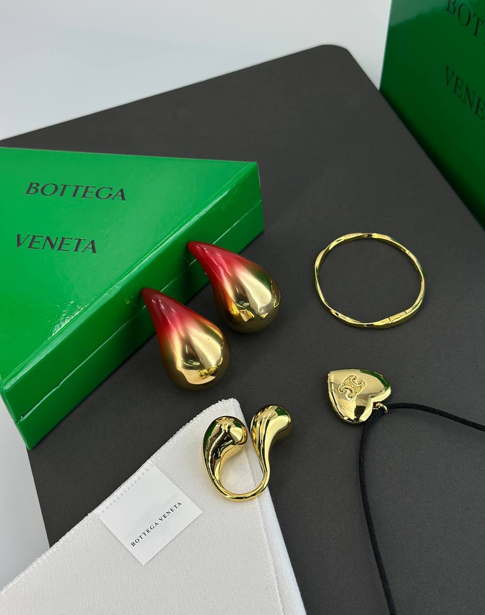 Серьги Bottega Veneta