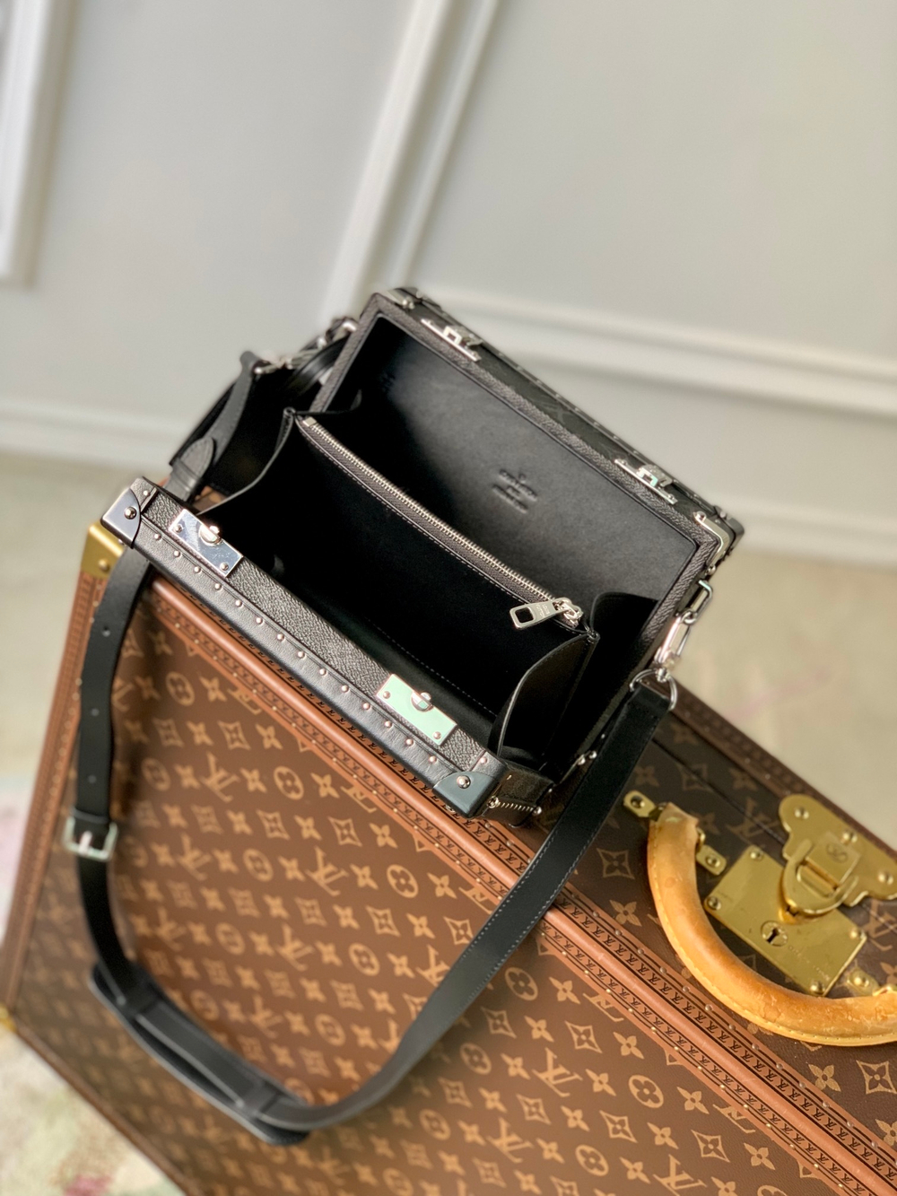 Louis Vuitton Clutch Box