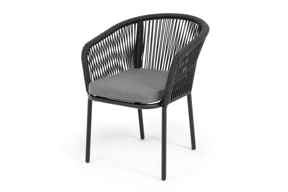 "Марсель" стул плетеный из роупа, каркас алюминий черный муар, роуп темно-серый круглый, ткань темно-серая 027