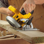 Электрическая дисковая пила DeWALT DWE 560 B DWE560B-KS