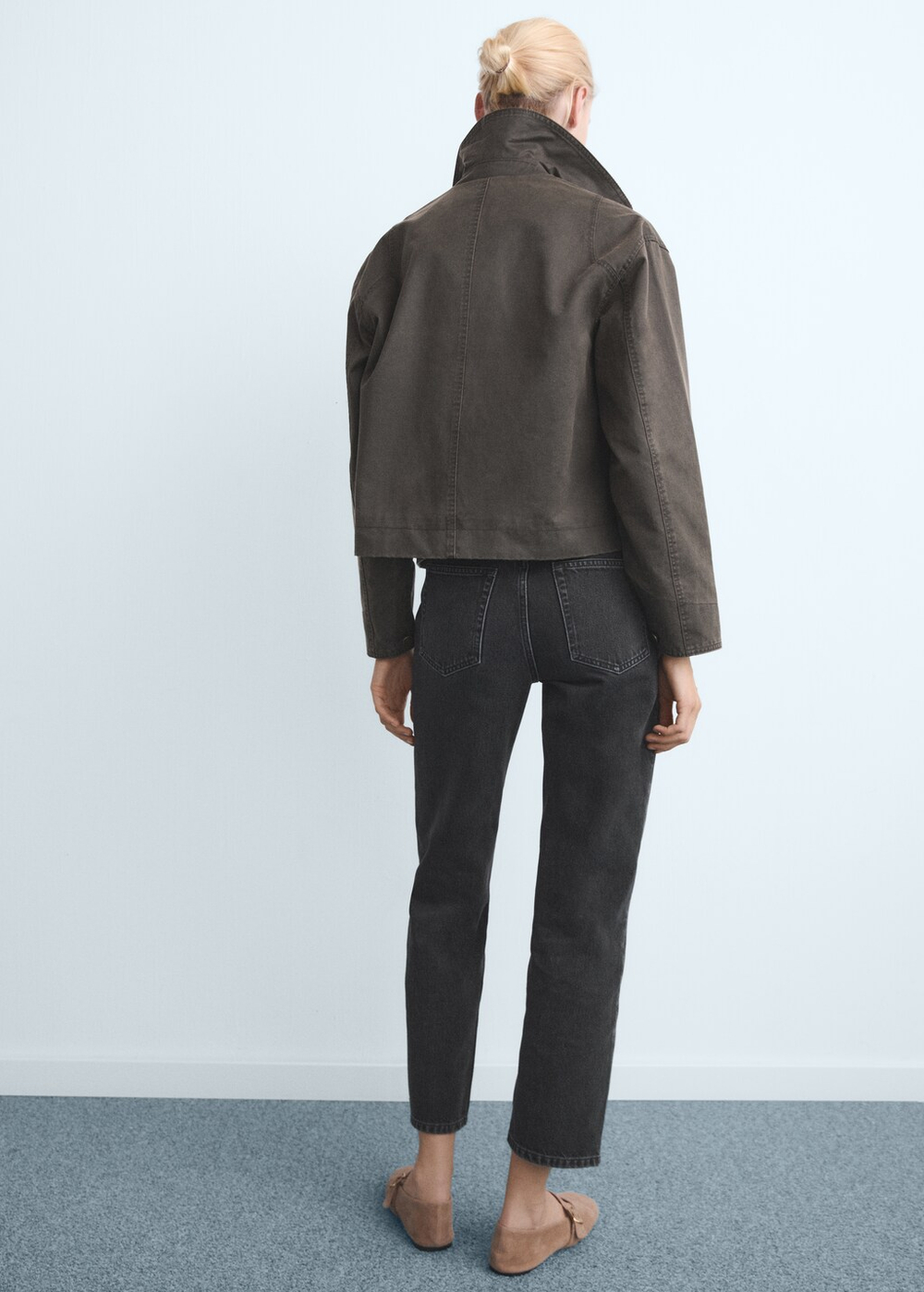 Прямые джинсы с посадкой на талии