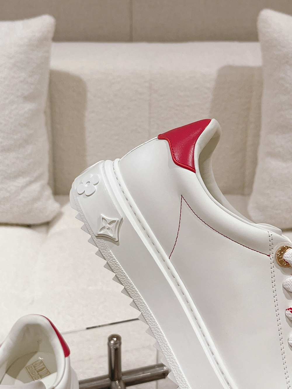 Louis Vuitton Time Out