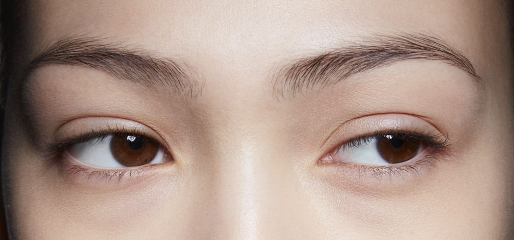 MAC Cosmetics Veluxe Brow Liner - Карандаш для бровей с щеточкой оттенок Brunette, 1 g