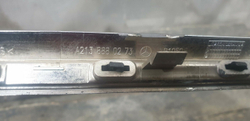 Молдинг решетки радиатора Mercedes E (W213) Б/У Оригинал A2138880273