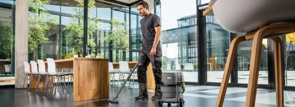 Экономичная работа с помощью аккумуляторных пылесосов