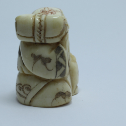 Статуэтка нэцкэ Фукурокудзю со свитком