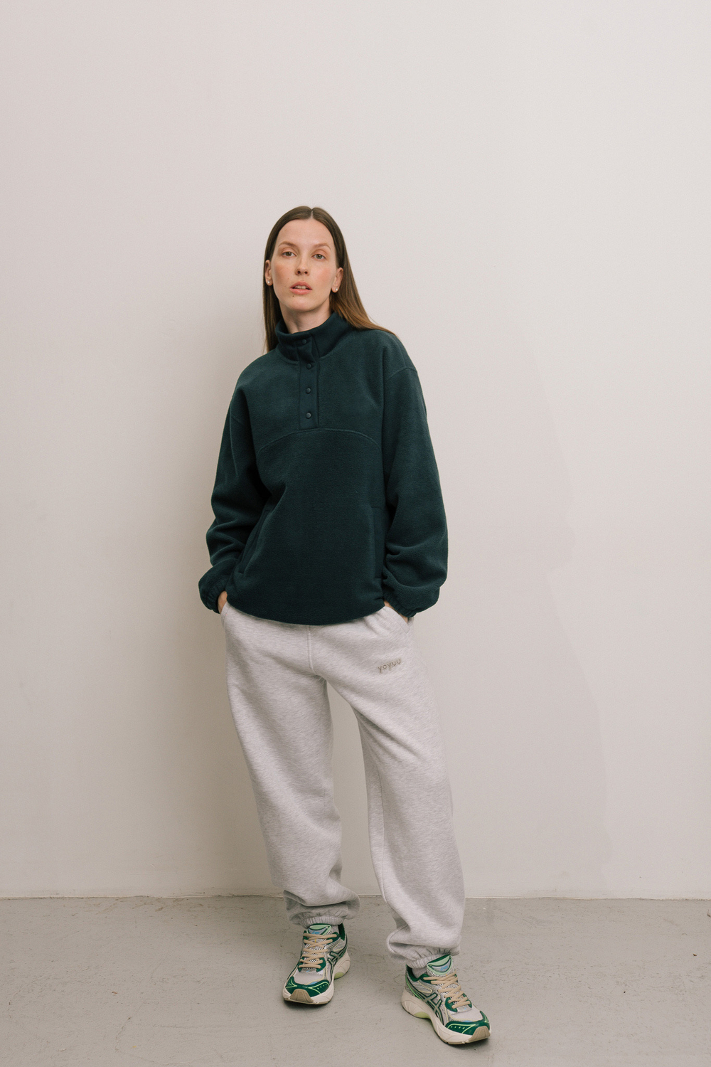 Свитшот с воротником на кнопках из футера барашек в 2 цветах