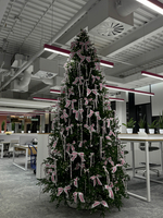 Дизайнерская ель с брендированным декором