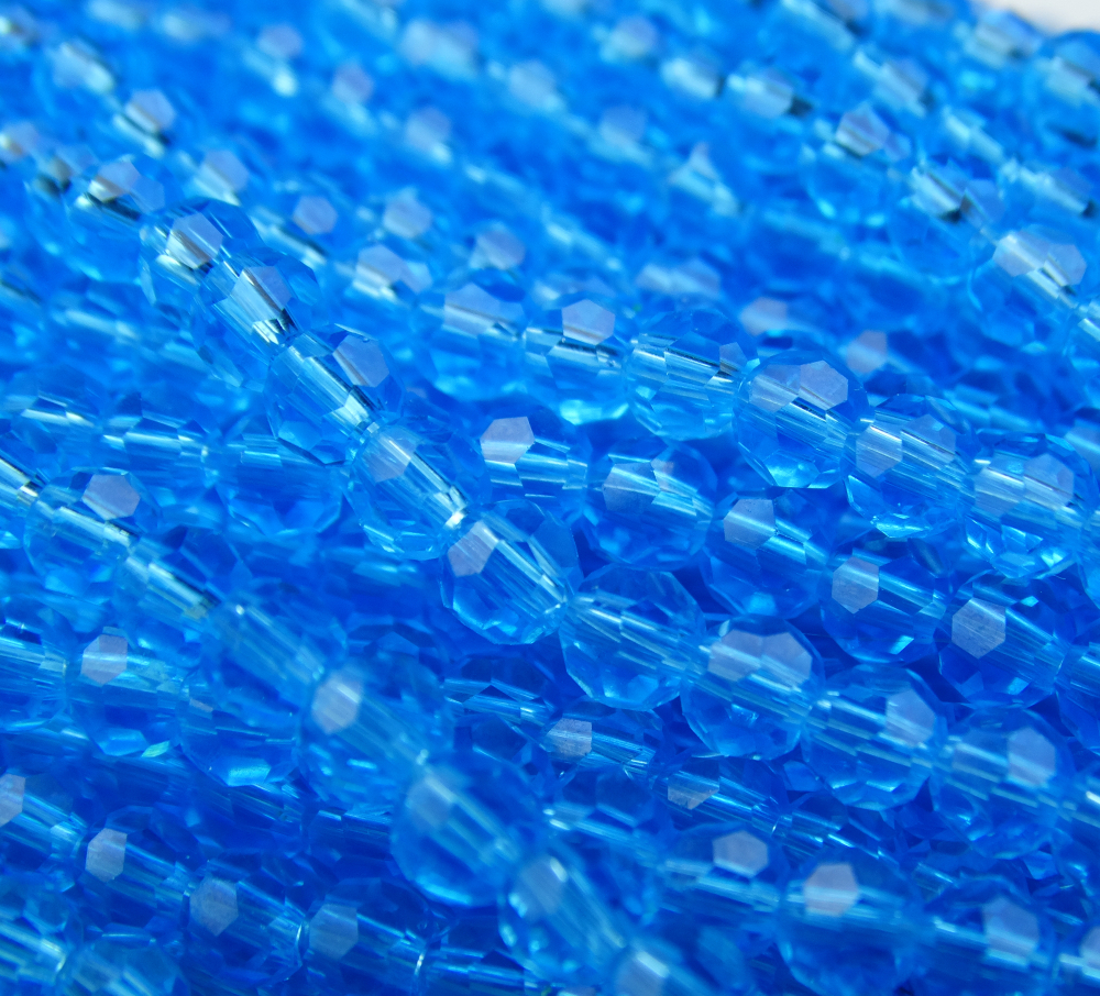 БШ016НН4 Хрустальные бусины "32 грани", цвет: ярко-голубой прозрачный, 4 мм, кол-во: 95-100 шт.