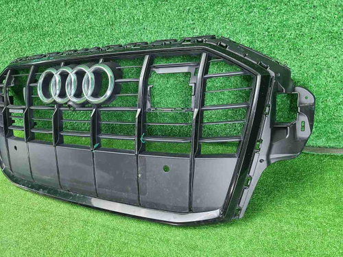 Решетка радиатора Audi Q7 2 (2019-2024)