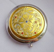 Косметическое зеркало "Цветы"