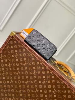Louis Vuitton Zippy Wallet Horizontal