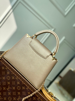 Louis Vuitton Capucines BB