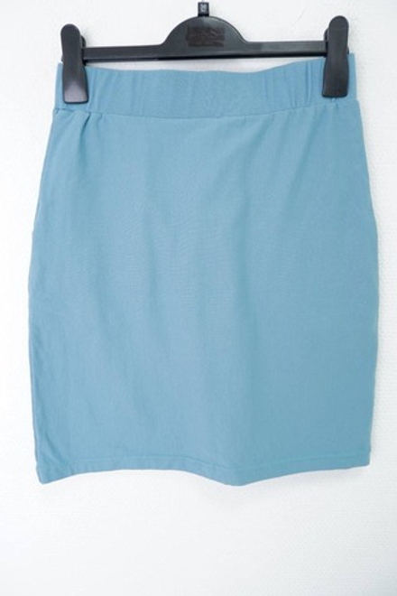 Юбка однотонная 40 размер