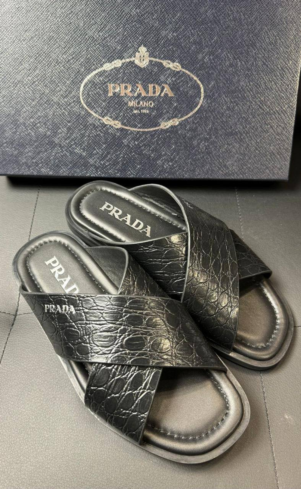 Шлепанцы Prada