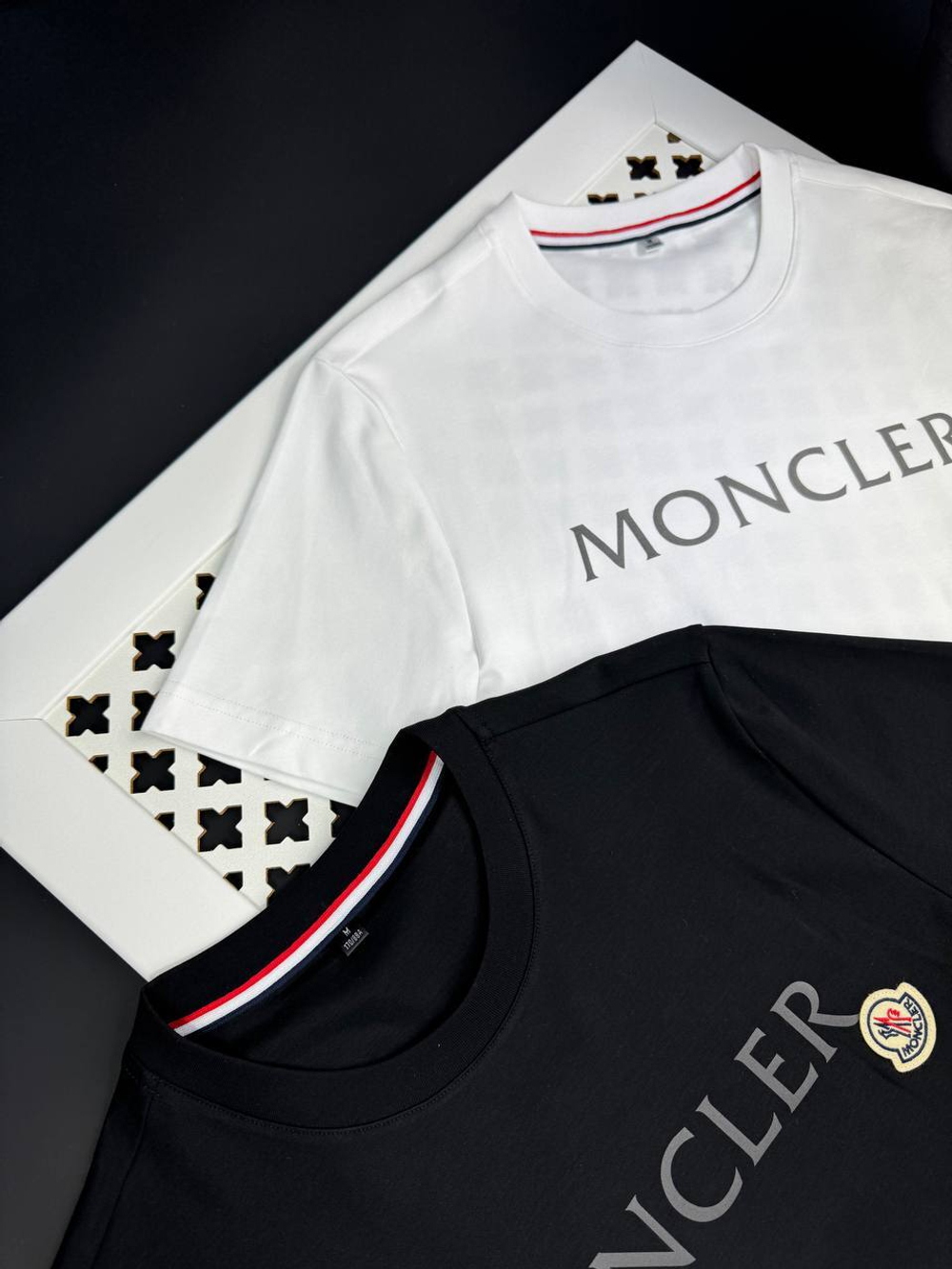 Футболка Moncler